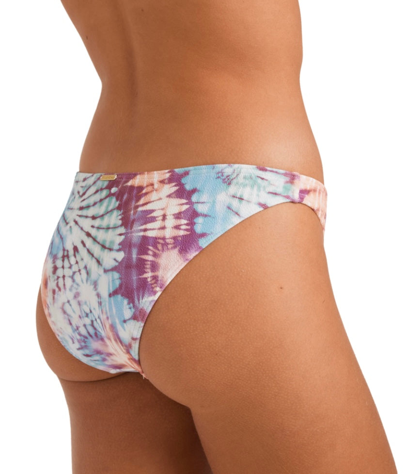 Dyed Pretty Tropic