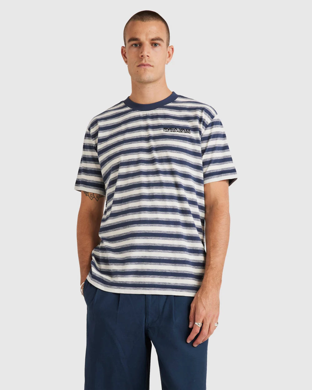 League - Tee